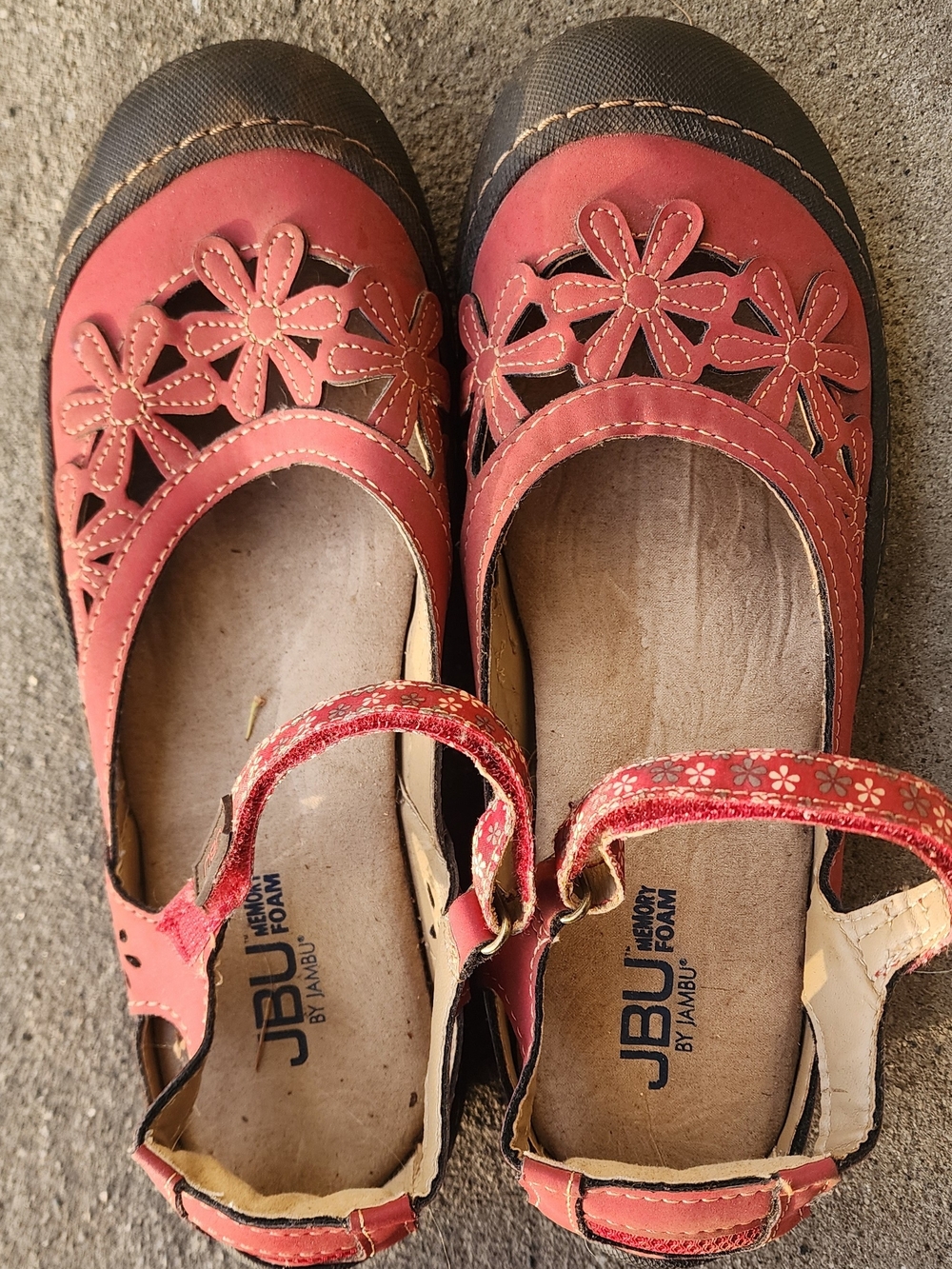 JBU Women's Red Floral Cutout Mary Jane Shoes